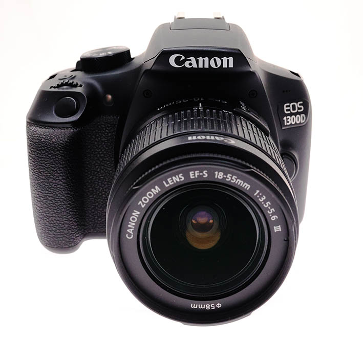 Фотоаппарат Canon EOS 1300D kit 18-55 III б/у