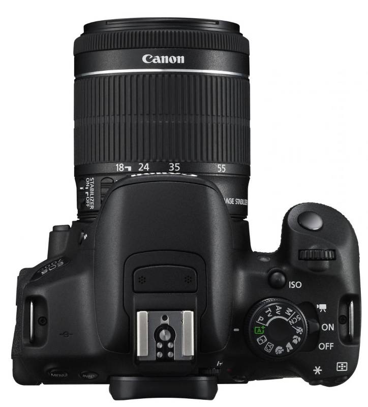  Canon EOS 700D Kit 18-135 f/3.5-5.6 IS
