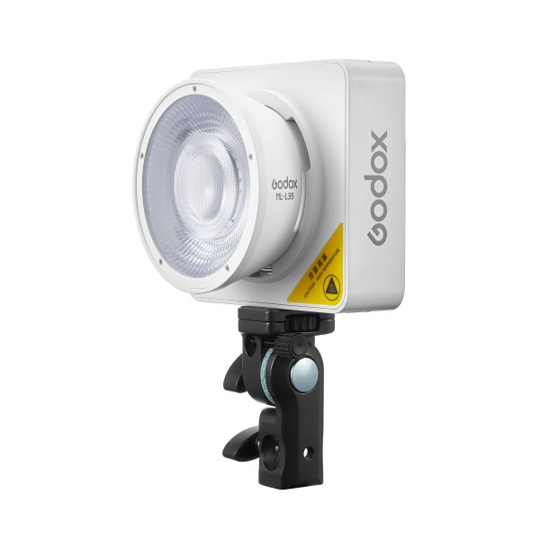 ������������ ���������� Godox ML100R RGB 110�� 1800�10000K