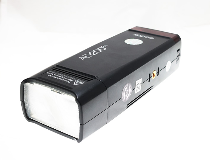 ���������� ���������� Godox Witstro AD200Pro TTL �/�