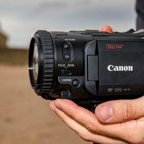  Canon LEGRIA GX10 