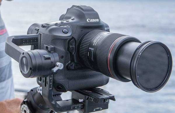  Canon EOS-1D X Mark III 